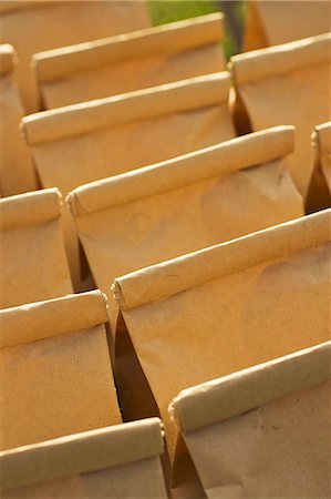 Bags of Compost Starter in Hardwick, Vermont, Photographie de stock - Premium Libres de Droits, Code: 659-06495036