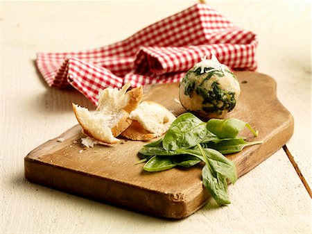 simsearch:659-01843027,k - Spinach dumplings with ingredients Stock Photo - Premium Royalty-Free, Code: 659-06495065