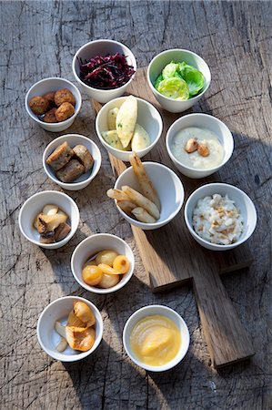 Various side dishes (vegetables, sauces, salad) Foto de stock - Sin royalties Premium, Código: 659-06495082