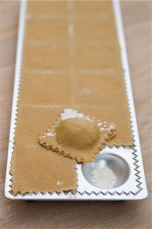 simsearch:659-06307849,k - Home-made ravioli Stockbilder - Premium RF Lizenzfrei, Bildnummer: 659-06495125