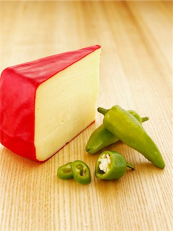 simsearch:659-06154263,k - Monterey Jack cheese and jalapeños Foto de stock - Sin royalties Premium, Código: 659-06495215