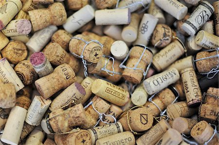 Used wine and champagne corks Stock Photo - Premium Royalty-Free, Code: 659-06495338