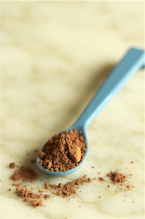 Raw Cocoa Powder; Full Frame Stock Photo - Premium Royalty-Free, Code: 659-06495430