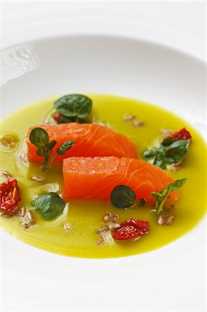 simsearch:659-06495301,k - Marinated organic salmon in a stinging nettle broth Photographie de stock - Premium Libres de Droits, Code: 659-06495474