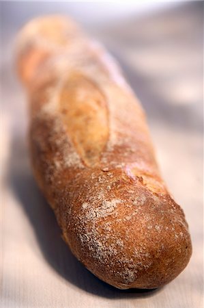 french breads - A baguette Foto de stock - Sin royalties Premium, Código: 659-06495519