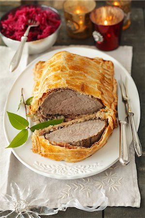 Beef Wellington for Christmas Stock Photo - Premium Royalty-Free, Code: 659-06495527