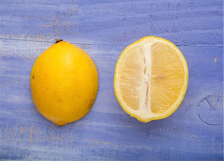 simsearch:659-06153733,k - Lemon halves Stock Photo - Premium Royalty-Free, Code: 659-06495619