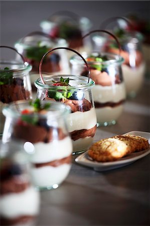 White and dark chocolate mousse in dessert glasses Stock Photo - Premium Royalty-Free, Code: 659-06495639