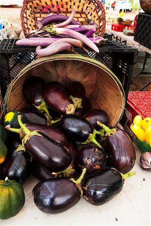 Eggplants at a Farmer's Market Stock Photo - Premium Royalty-Free, Code: 659-06493686