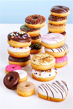 simsearch:659-06185288,k - An arrangement of doughnuts Stockbilder - Premium RF Lizenzfrei, Bildnummer: 659-06493760