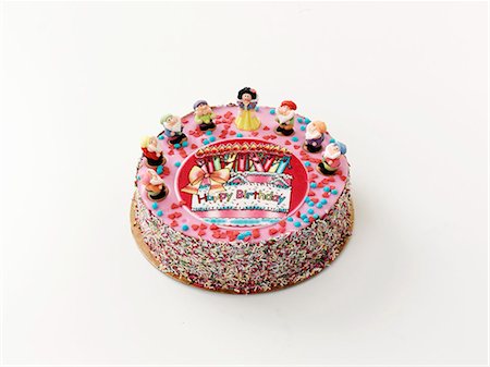 decorar - A birthday cake decorated with fairytale figures Foto de stock - Sin royalties Premium, Código: 659-06493830