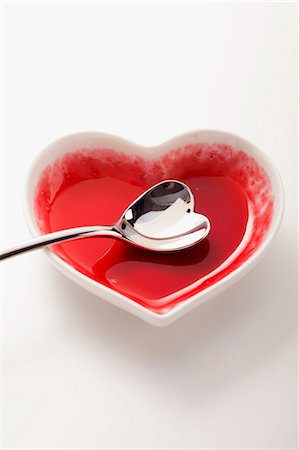 remainder - An empty heart-shaped bowl with a heart-shaped spoon Stock Photo - Premium Royalty-Free, Code: 659-06670905