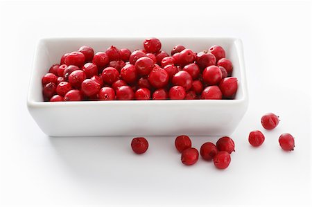 A dish of lingonberries Foto de stock - Sin royalties Premium, Código: 659-06670955