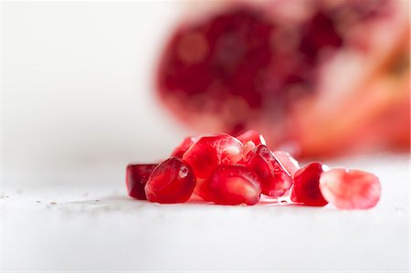 Pomegranate seeds (close up) Stockbilder - Premium RF Lizenzfrei, Bildnummer: 659-06670987