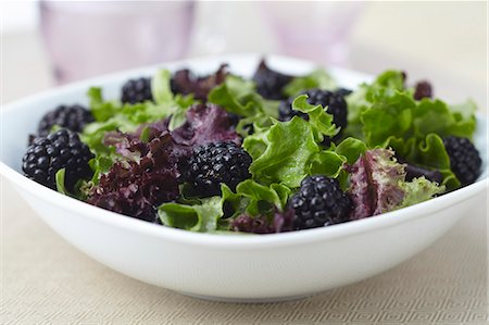 summer recipes - Organic Greens and Blackberry Salad Stock Photo - Premium Royalty-Free, Code: 659-06671030