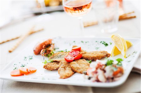 panker - Acciughe fritte (breaded and deep-fried sardines, Italy) Photographie de stock - Premium Libres de Droits, Code: 659-06671149