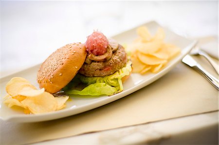 snack dish - Gourmet hamburger with foie gras and crisps Stock Photo - Premium Royalty-Free, Code: 659-06671167
