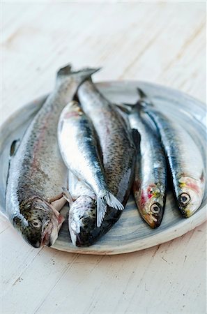 freshwater fish - Fresh trout and sardines Stock Photo - Premium Royalty-Free, Code: 659-06671227