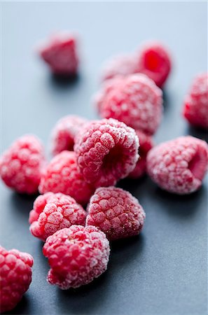 einfrieren - Frozen raspberries Photographie de stock - Premium Libres de Droits, Code: 659-06671222