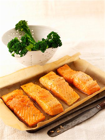 simsearch:659-06151937,k - Salmon fillets and tenderstem broccoli Stock Photo - Premium Royalty-Free, Code: 659-06671240