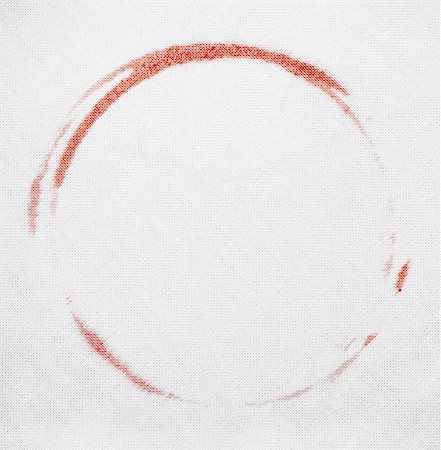 A red wine stain on a white tablecloth Photographie de stock - Premium Libres de Droits, Code: 659-06671467