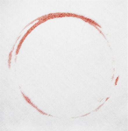 A red wine stain on a white tablecloth Fotografie stock - Premium Royalty-Free, Codice: 659-06671467