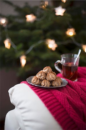 string of lights not people - Nut biscuits and a glass of tea at Christmas Stock Photo - Premium Royalty-Free, Code: 659-06671515