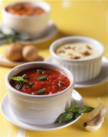 Tomato sauce with green beans and cheese sauce with croutons Stockbilder - Premium RF Lizenzfrei, Bildnummer: 659-06671670