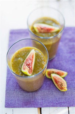 smoothie - Fig and lettuce smoothies with watermelon and peach Stock Photo - Premium Royalty-Free, Code: 659-06671695