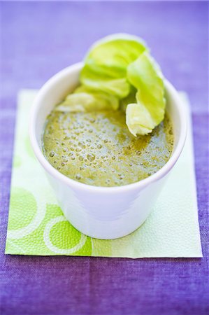 Lettuce and cucumber smoothie with banana, peach and nectarine Stock Photo - Premium Royalty-Free, Code: 659-06671697