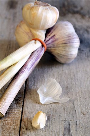 simsearch:659-03533806,k - Fresh garlic bulbs Stock Photo - Premium Royalty-Free, Code: 659-06900782