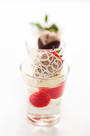 Champagne jelly with chocolate strawberries Stock Photo - Premium Royalty-Free, Code: 659-06900819