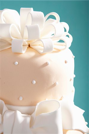 simsearch:659-06903645,k - Wedding cake Foto de stock - Sin royalties Premium, Código: 659-06900834