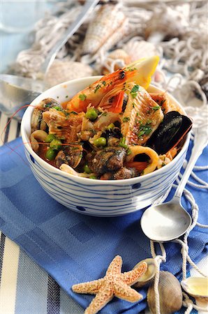 simsearch:659-07959120,k - Cacciuccio (Italian fish soup) Photographie de stock - Premium Libres de Droits, Code: 659-06900879