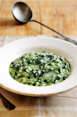 simsearch:659-06903215,k - Spinach and parmesan risotto Photographie de stock - Premium Libres de Droits, Code: 659-06900889