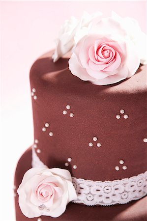 simsearch:659-07959213,k - Fondant cake Stock Photo - Premium Royalty-Free, Code: 659-06900929