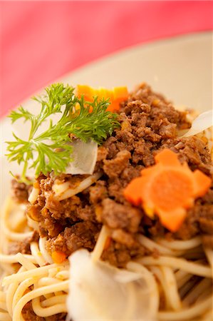 simsearch:659-06185557,k - Spaghetti with mince sauce Photographie de stock - Premium Libres de Droits, Code: 659-06900966