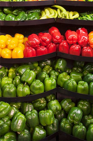 simsearch:659-07959042,k - Variety of Peppers on a Market Display Stock Photo - Premium Royalty-Free, Code: 659-06901397