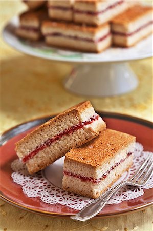 simsearch:659-03524402,k - Cuban Guava Cakes Foto de stock - Sin royalties Premium, Código: 659-06901487