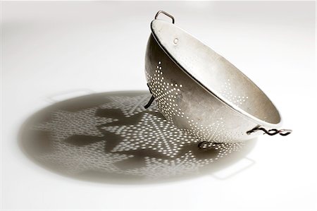 starren - Antique Metal Colander with Shadow Stock Photo - Premium Royalty-Free, Code: 659-06901583