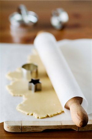 parchment - Rolled-out biscuit dough Stock Photo - Premium Royalty-Free, Code: 659-06901971