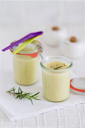 simsearch:659-07027043,k - Vichyssoise in jars Stock Photo - Premium Royalty-Free, Code: 659-06902000