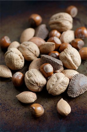 Assorted nuts Stock Photo - Premium Royalty-Free, Code: 659-06902061