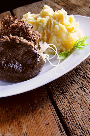 pomme de terre hachées - Haggis with mashed potato (Scotland) Photographie de stock - Premium Libres de Droits, Code: 659-06902125