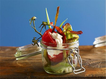 salad in a jar - Tomato concasse with beans in a preserving jar Stock Photo - Premium Royalty-Free, Code: 659-06902313