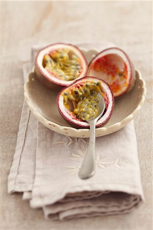 simsearch:659-03524865,k - Passion fruit Stock Photo - Premium Royalty-Free, Code: 659-06902435