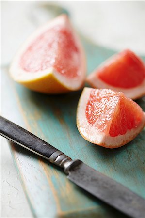 découpage - Grapefruit wedges Photographie de stock - Premium Libres de Droits, Code: 659-06902708