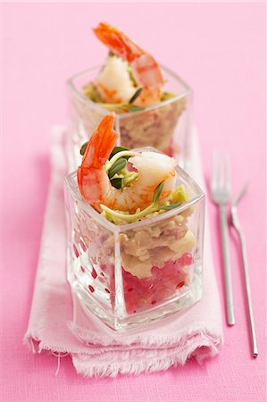 quisquilla - Guacamole with pomegranate and prawns Foto de stock - Sin royalties Premium, Código: 659-06902743