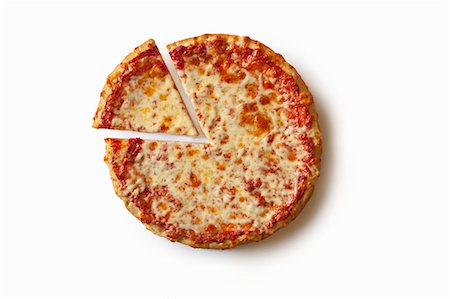 pizza - Plain Cheese Pizza with a Slice Removed; On a White Background From Above Photographie de stock - Premium Libres de Droits, Code: 659-06902909