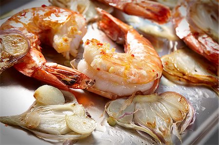 King prawns with garlic and chilli (close-up) Photographie de stock - Premium Libres de Droits, Code: 659-06902934